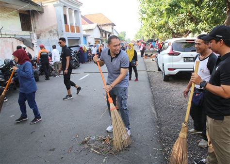 Hari Sampah Sedunia Ribuan Pegawai Pemkot Surabaya Kerja Bakti Massal