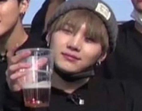 Yoongi Drinking Meme Army S Amino