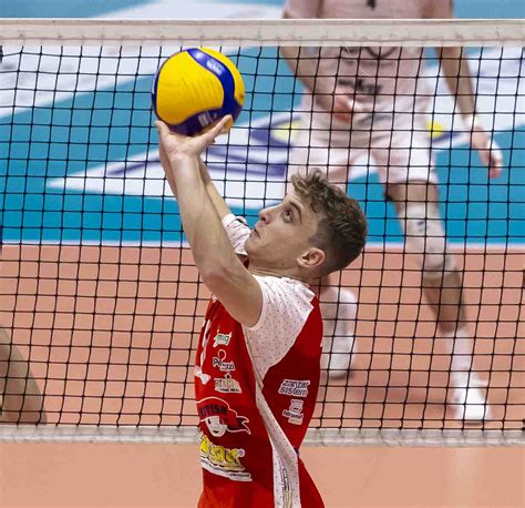 Gioia Del Colle Da Bari Arriva Il Regista Giuseppe Longo Volleyball It