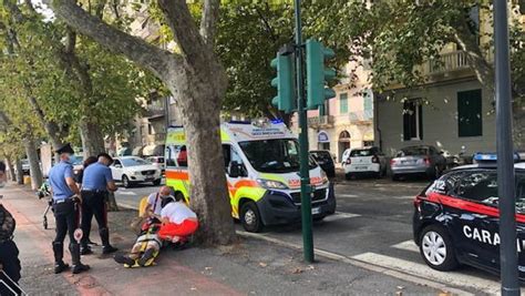 Savona Cade Dalla Bici Sulla Pista Ciclabile Di Corso Ricci Codice