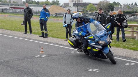 STAGE MOTO GENDARMERIE 13 Mai 2017 EDSR 41 YouTube