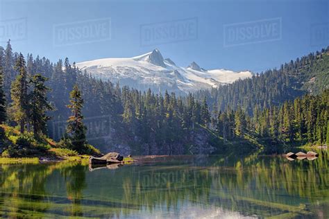 Usa Washington State Glacier Peak Wilderness Neori Lake With Snow