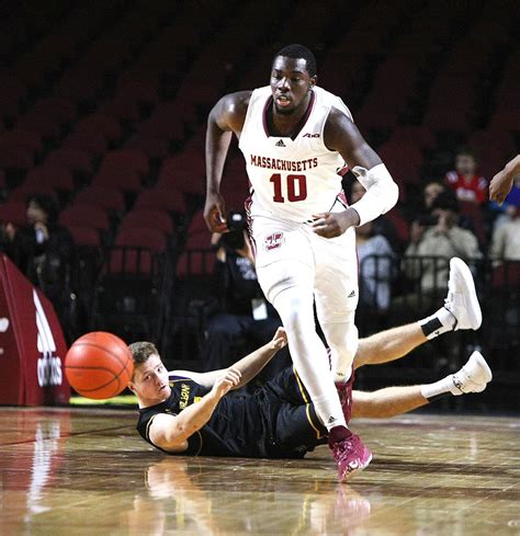 UMass men’s basketball falls at St. Bonaventure in A-10 opener ...