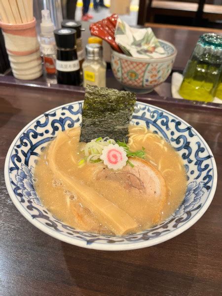 『魚介とんこつらー麺』東京駅 斑鳩のレビュー ラーメンデータベース