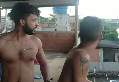 Tr S Amigos Pelados Brincando Na Cam Na Maior Putaria Gay