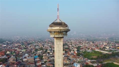 Vista A Rea Da Torre Da Grande Mesquita De Java Central Menara Masjid