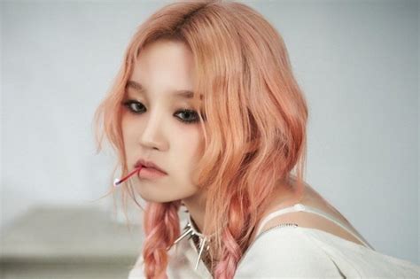 Female K Pop Idols Who Look Impossibly Good In Pink Hair Soompi