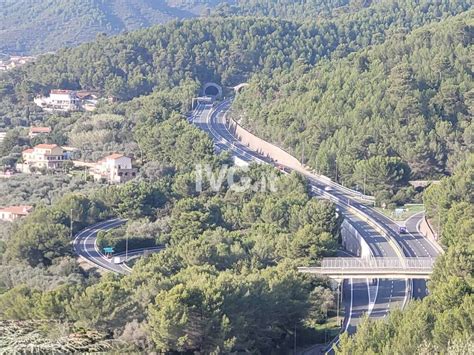 Versante A Rischio Crollo Dopo Le Piogge Chiusa Per Precauzione L