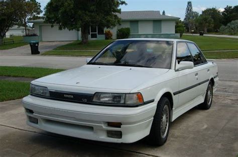 Sell used 1989 Toyota Camry LE Sedan 4-Door 2.5L "CLASSIC" in Palm Bay, Florida, United States