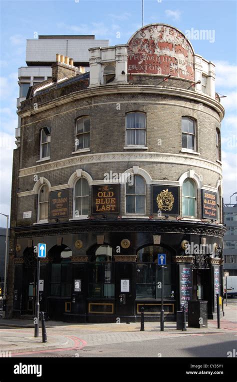 Corner Pub In Shoreditch London England Stock Photo Alamy