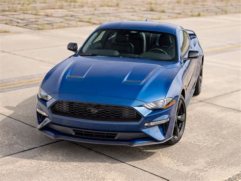 Atlas Blue 2022 Ford Mustang