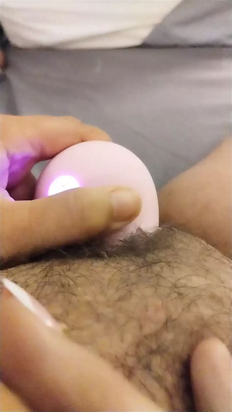 Geschwollener Kitzler Cumshot Mit Kitzler Rose Vibrator Kontrahierendes Und Pulsierendes