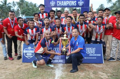 Ps Sungai Buluh Juarai Turnamen Sepak Bola Piala Muhammad Rudi Desa