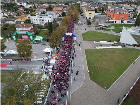 Oltre 3000 Donne E 150 Volontari Oggi Per La Corri In Rosa A San