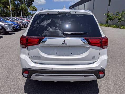 New 2020 Mitsubishi Outlander SEL