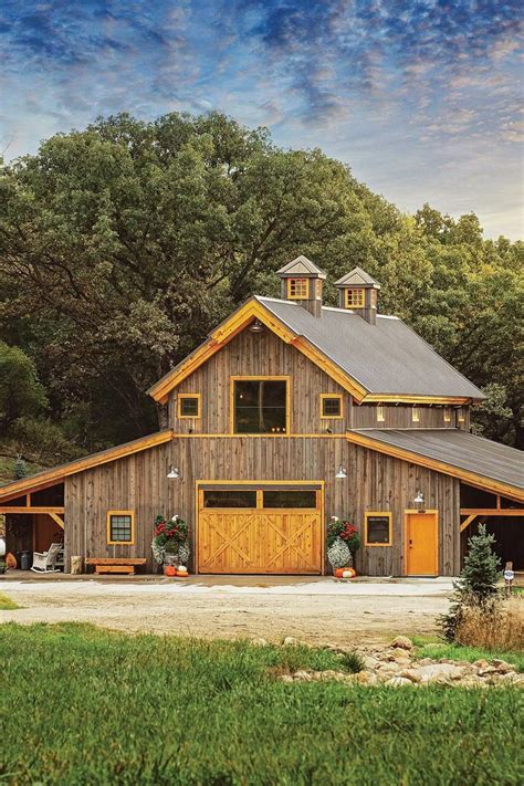 The Style Of This Timber Retreat With Its Covered Porches Lean Tos