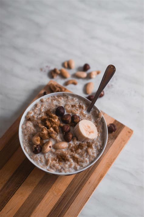 Pre-workout breakfast-oatmeal-banana-nuts | Fit Yourself Barre