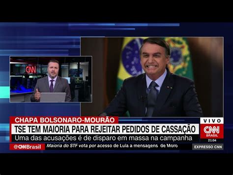 TSE rejeita por unanimidade ações que pedem cassação de Bolsonaro e