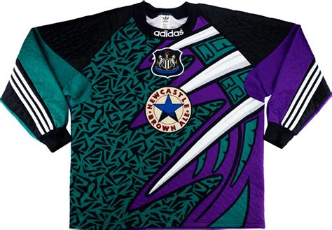 Best Premier League Retro Goalkeeper Shirts Of All Time | Football Fan Gifts