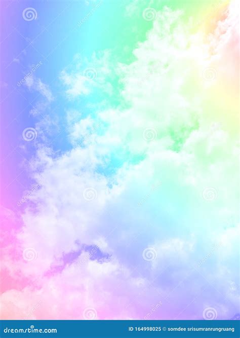 Nube Y Cielo Con Fondo De Color Pastel Imagen de archivo - Imagen de ...