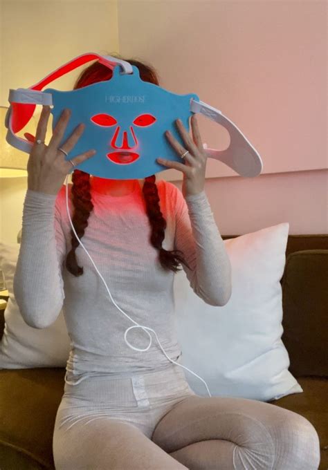 Benefits of HigherDOSE's Red Light Face Mask Therapy | her healthy style