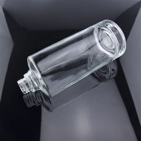 Screw Cap Sealed High Quality Empty 750ml Glass Liquor Bottle With