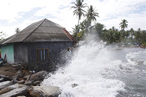 Waspada Banjir Rob Di Ntt Bmkg Keluarkan Peringatan Dini Pena Timor