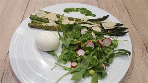 Salade printanière et son oeuf mollet de La cuisine d une toquée et ses