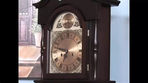 Une MILF dévergondée à gros nichons chevauche ma grosse bite bien dure