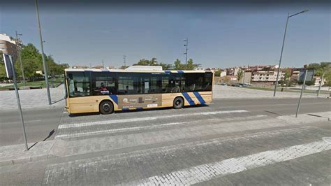 Un hombre agrede sexualmente a una mujer en un autobús de línea en Lleida