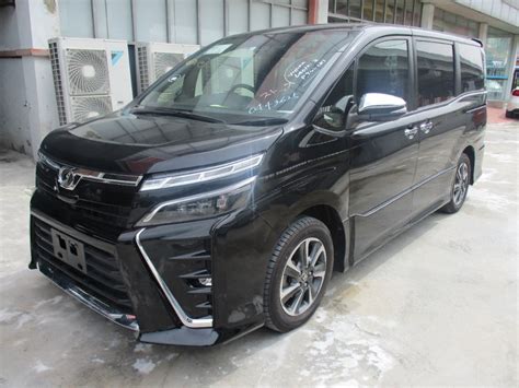 TOYOTA VOXY ZS KIRAMEKI 2018 Cars Cars For Sale On Carousell