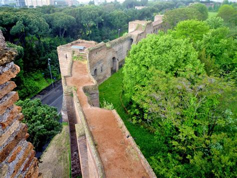 The Aurelian Walls: History, Facts & Images | Weird Italy