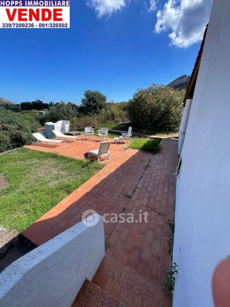 Case Con Giardino Privato In Vendita A Lipari In Zona Isola Di Vulcano