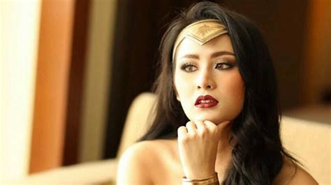 Namkleng Inarin Transgender Wonder Woman Costume Tg Beauty