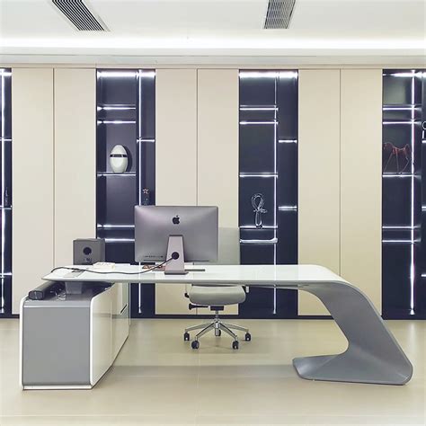 Modern Executive Office Design