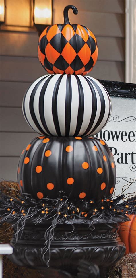 50 Chilling And Thrilling Halloween Porch Decorations For 2022