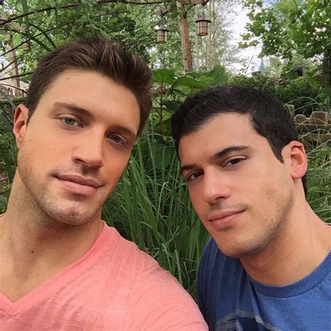 Abc News Correspondent Gio Benitez Proposes To Actor Tommy Didario In Paris He Says Yes