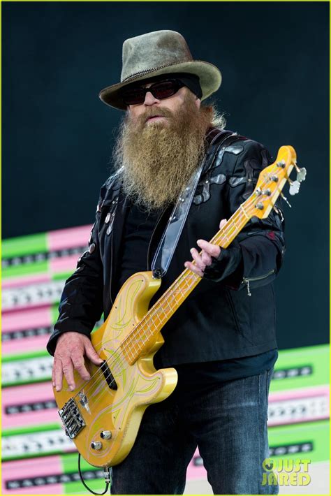 Dusty Hill Dead Zz Top Bassist Dies At 72 Photo 4596696 Rip Photos Just Jared Celebrity