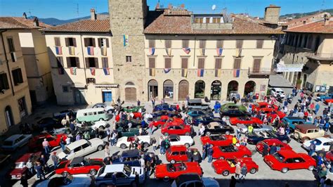 Ruote Nella Storia L Arrivo In Piazza Torre Di Berta A Sansepolcro