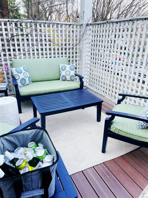 How to Paint Outdoor Wood Furniture | whitneysowles.com