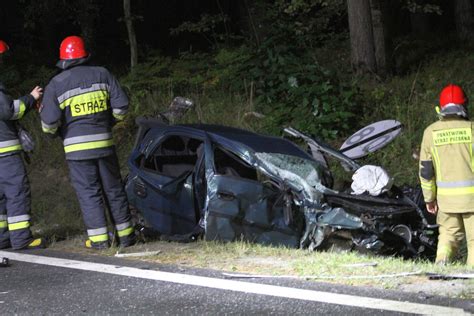 Tragedia na drodze wojewódzkiej numer 871 w Jamnicy Dwie osoby nie