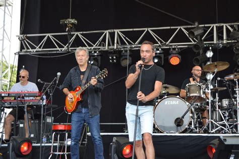 PHOTOS Guingamp Jean Baptiste Guégan la voix de Johnny Hallyday va