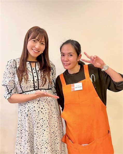 高沢奈苗さんのインスタグラム写真 高沢奈苗instagram「 だいぶお腹も大きくなってきました🤰 今まで普通にできていた事がだんだん辛くなってきました💦しゃがむのも一苦労😮‍💨