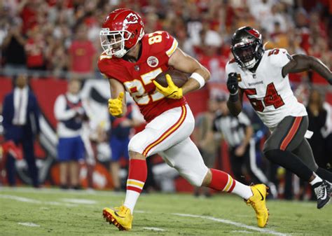 Here’s why Chiefs TE Travis Kelce wears a wristband on his left arm