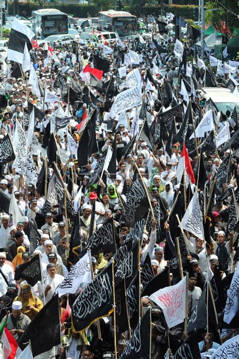 Protes Pembakaran Bendera Berkalimat Tauhid Antara Foto