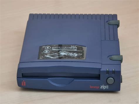 How To Use An Iomega Zip Drive With The Amiga A1200 Lyonsden Blog