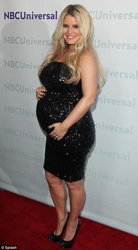 Very Pregnant Jessica Simpson Fit Pregnancy Pinterest