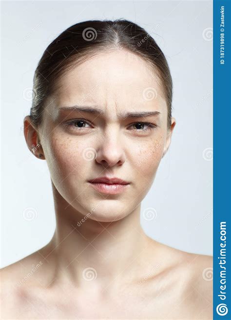 Captura De Pantalla Del Retrato De Cara Emocional Femenina Con