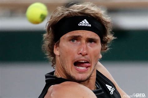 Alexander Zverev macht es Djokovic nach und übersteht auch den zweiten