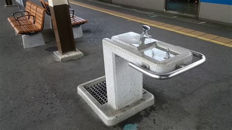 【ボタンを押すと水が勢いよく出てくる】新松田駅のホームにある水のみ場を撮影 Youtube